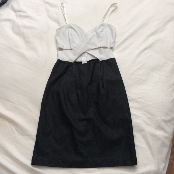 Party dress - Picture 2 of 2